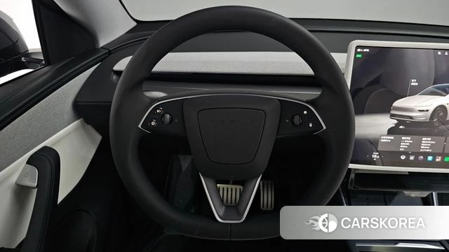 Tesla Model Y 2025 Серый из Кореи, фото 3