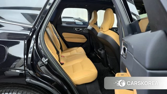 Volvo XC60 second Generation 2023 Черный из Кореи, фото 3