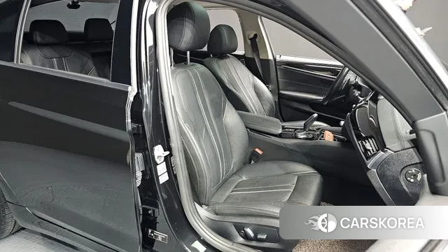 BMW 5 Series (G30) 2018 Черный из Кореи, фото 3