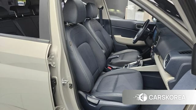 Hyundai Venue 2020 Серебристо-серый из Кореи, фото 3