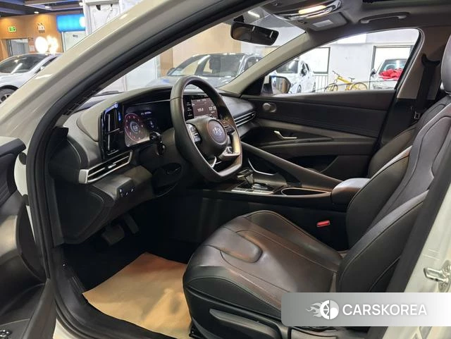 Hyundai Elantra 2022 Белый из Китая, фото 3