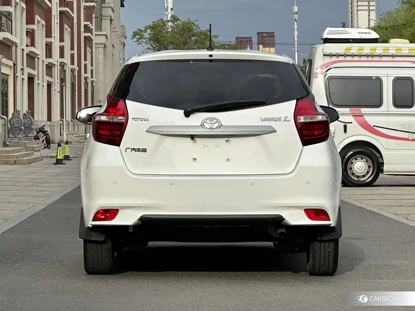 Toyota Yaris L 2022 Белый из Китая, фото 3