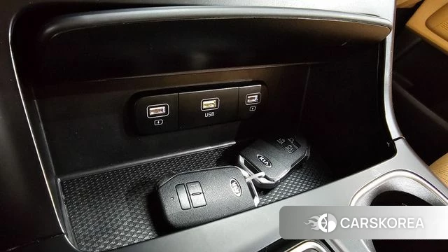 Kia Carnival 4th generation 2021 Белый из Кореи, фото 3