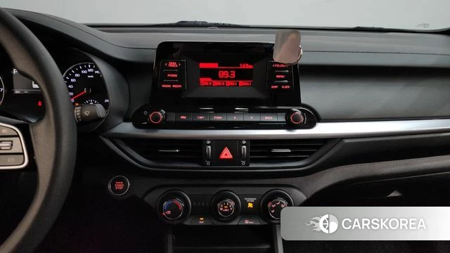 Kia The New K3 2nd generation 2023 Белый из Кореи, фото 3
