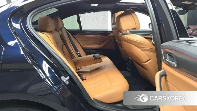 BMW 5 Series (G30) 2022 Черный из Кореи, фото 3