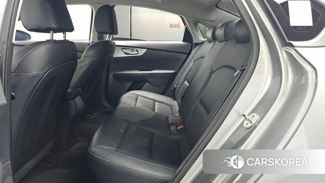 Kia The New K3 2nd generation 2022 Серый из Кореи, фото 3