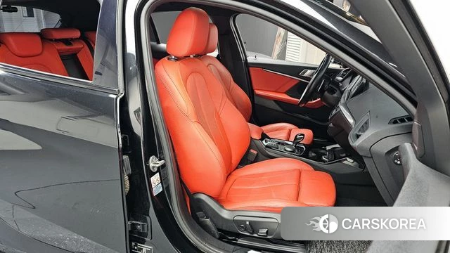 BMW 1 Series (F40) 2021 Черный из Кореи, фото 3