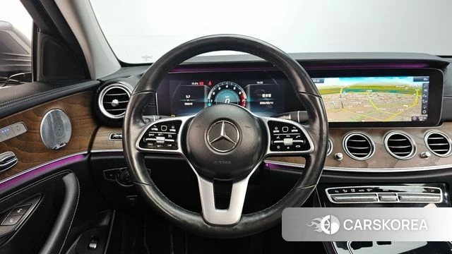 Mercedes-Benz E-Class W213 2018 Серый из Кореи, фото 3
