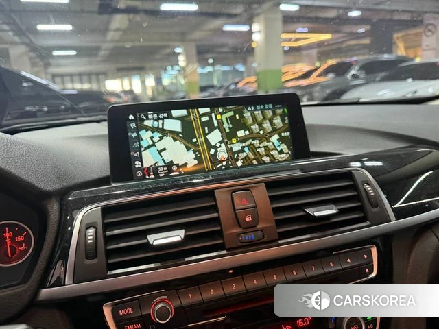 BMW 3 Series (F30) 2018 Белый из Кореи, фото 3