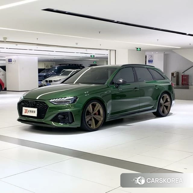 Audi RS 4 2021 Зеленый из Китая, фото 3