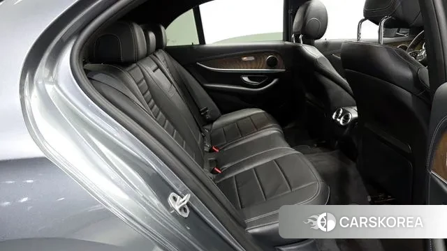 Mercedes-Benz E-Class W213 2022 Серый из Кореи, фото 3