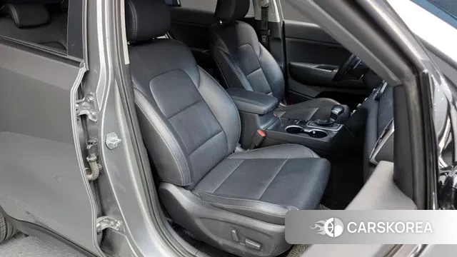 Kia Sportage The Bold 2021 Серый из Кореи, фото 3