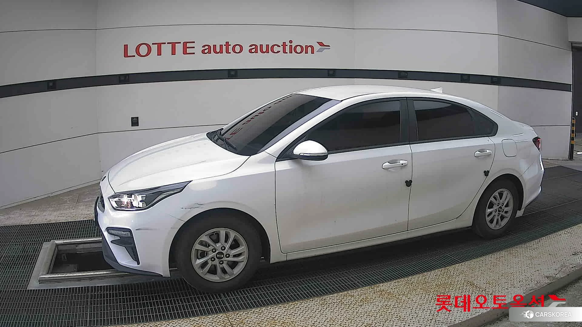 Kia K3 2021 Snow White Pearl из Кореи, фото 3