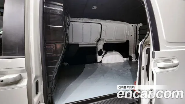 Hyundai Staria 2023 Белый из Кореи, фото 3