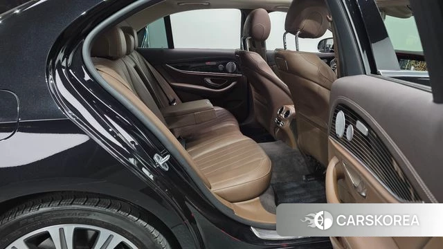 Mercedes-Benz E-Class W213 2019 Черный из Кореи, фото 3