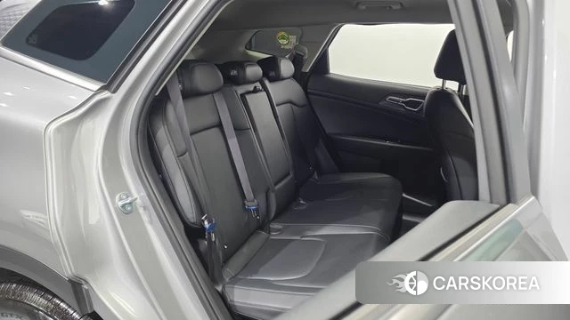 Kia Sportage 5th Generation Hybrid 2023 Серебряный из Кореи, фото 3