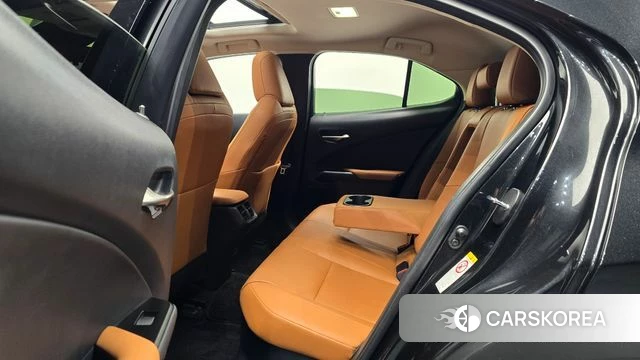 Lexus UX250h 2019 Черный из Кореи, фото 3