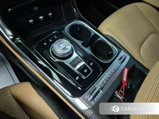 Kia Carnival 4th generation 2022 Серебряный из Кореи, фото 3