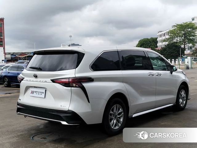 Toyota Grevia 2025 Белый из Китая, фото 3