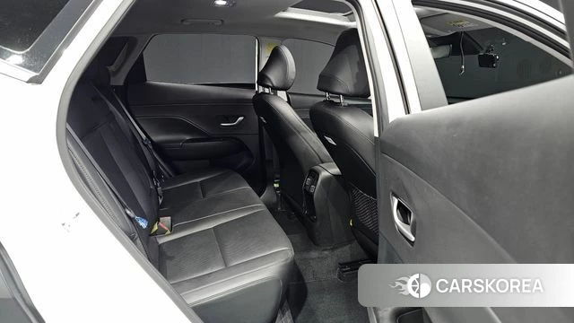 Hyundai Kona (SX2) 2023 Белый из Кореи, фото 3