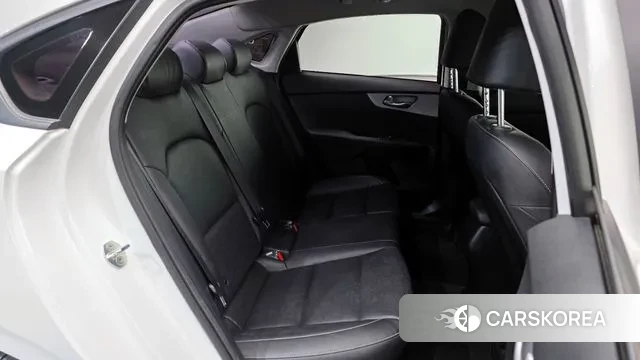 Kia The New K3 2nd generation 2021 Белый из Кореи, фото 3