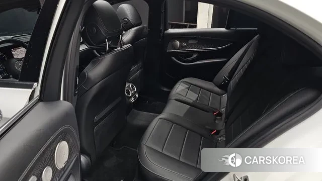 Mercedes-Benz E-Class W213 2022 Белый из Кореи, фото 3