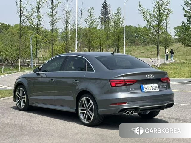 Audi A3 2020 Темно-серый из Китая, фото 3
