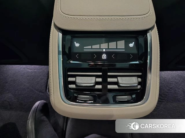 Volvo XC90 second Generation 2025 Серебристо-серый из Кореи, фото 3