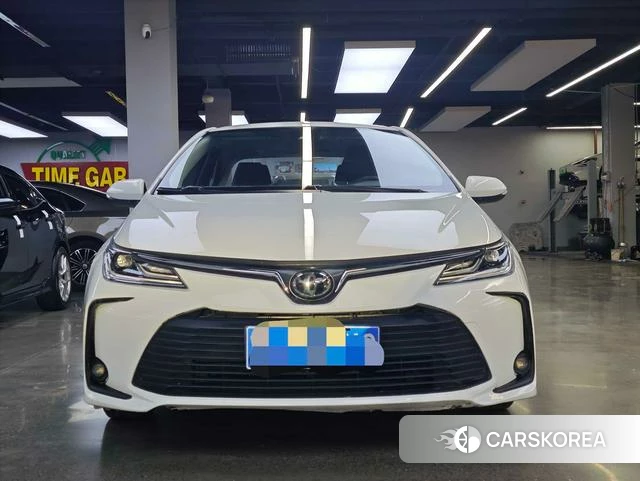 Toyota Corolla 2023 Белый из Китая, фото 3
