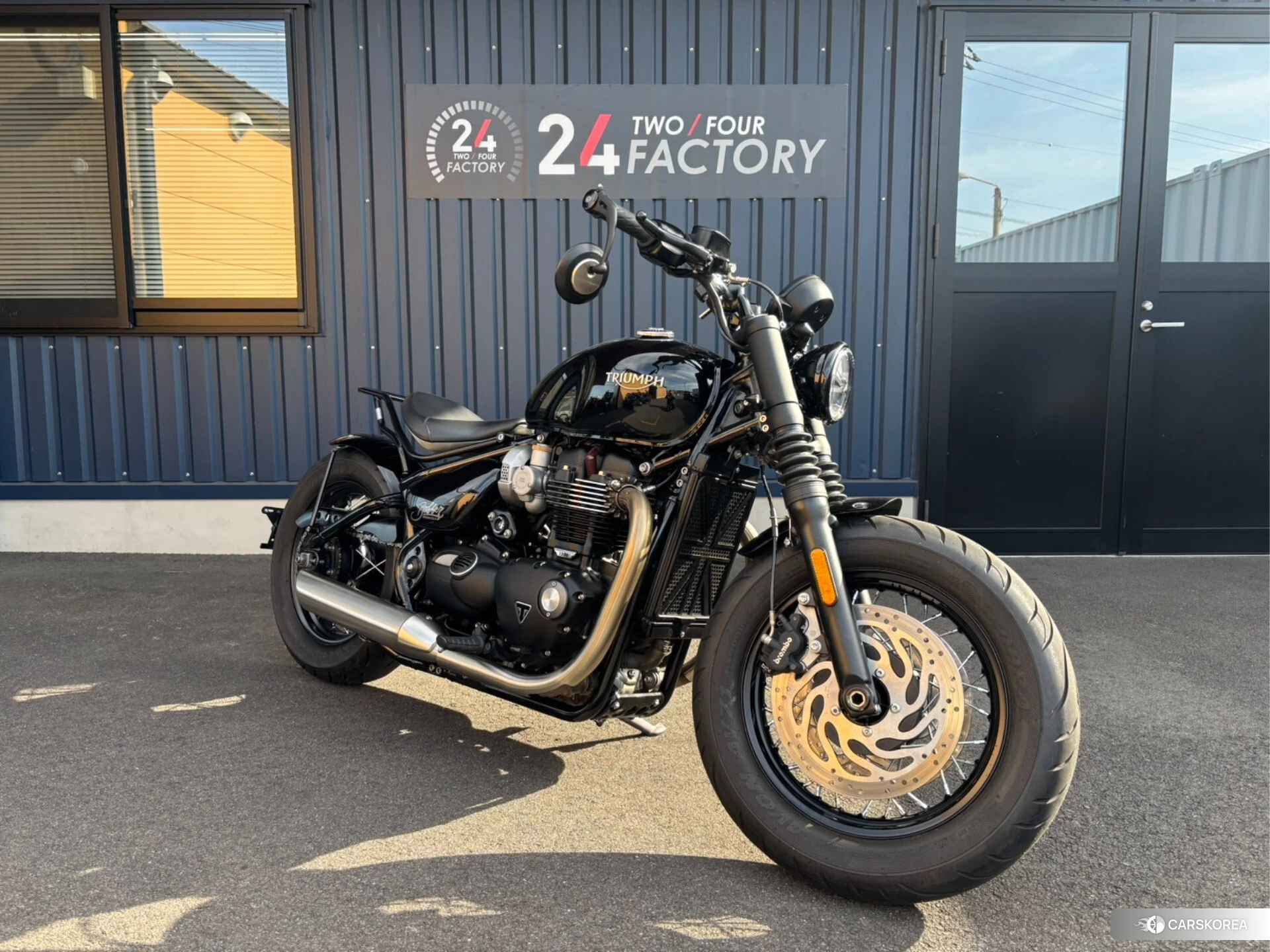 Triumph BONNEVILLE BOBBER 2024 из Японии