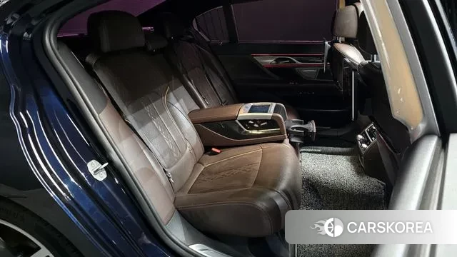 BMW 7 Series (G11) 2018 Черный из Кореи, фото 3