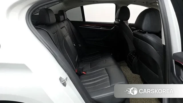 BMW 5 Series (G30) 2019 Белый из Кореи, фото 3