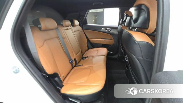 Kia Sportage 5th Generation 2023 Белый из Кореи, фото 3