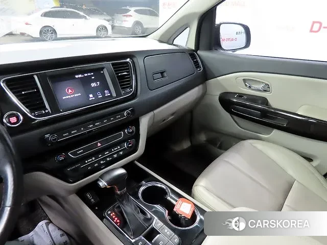 Kia The New Carnival 2018 Черный из Кореи, фото 3