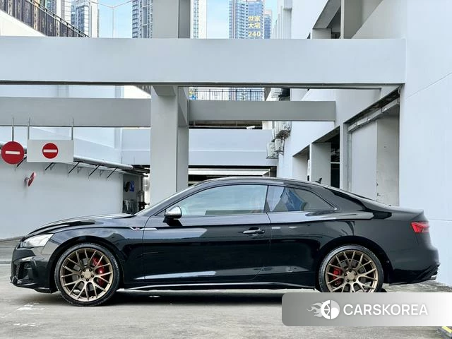 Audi S5 2023 Черный из Китая, фото 3