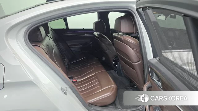 BMW 5 Series (G30) 2019 Белый из Кореи, фото 3