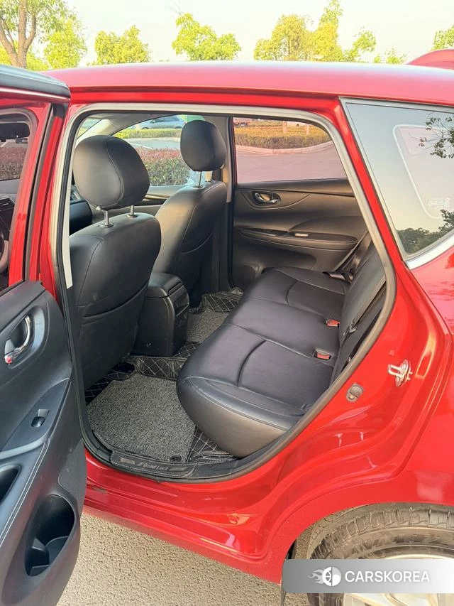 Nissan TIIDA 2023 Красный из Китая, фото 3