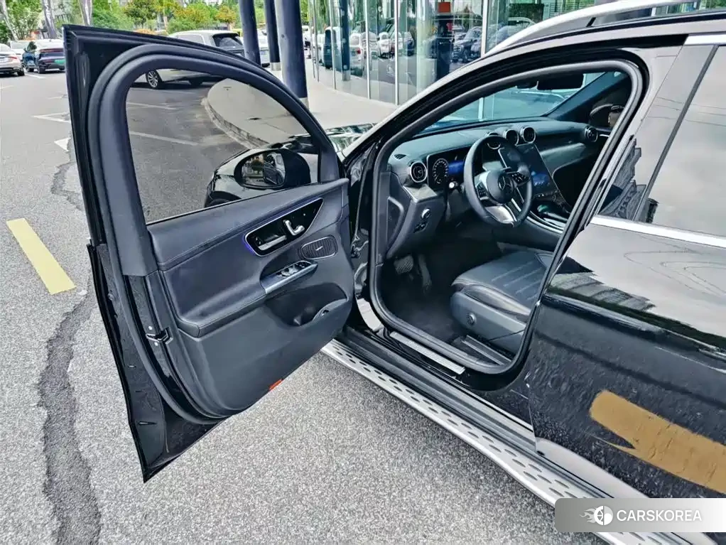 Mercedes-Benz GLC 2024 Черный из Китая, фото 3