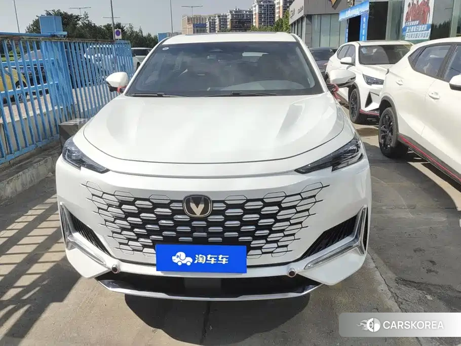 Chang'an UNI-K 2023 Белый из Китая, фото 3