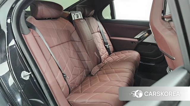 BMW 7 Series (G70) 2025 Серый из Кореи, фото 3