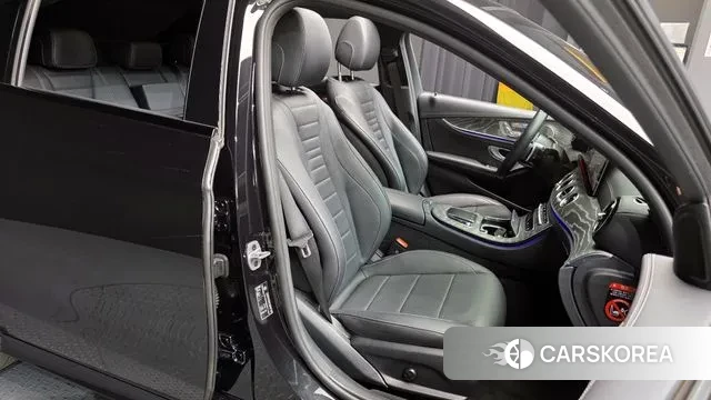 Mercedes-Benz E-Class W213 2022 Черный из Кореи, фото 3