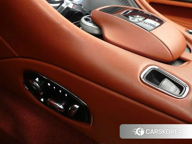 Aston Martin DB11 2023 Темно-зеленый из Кореи, фото 3