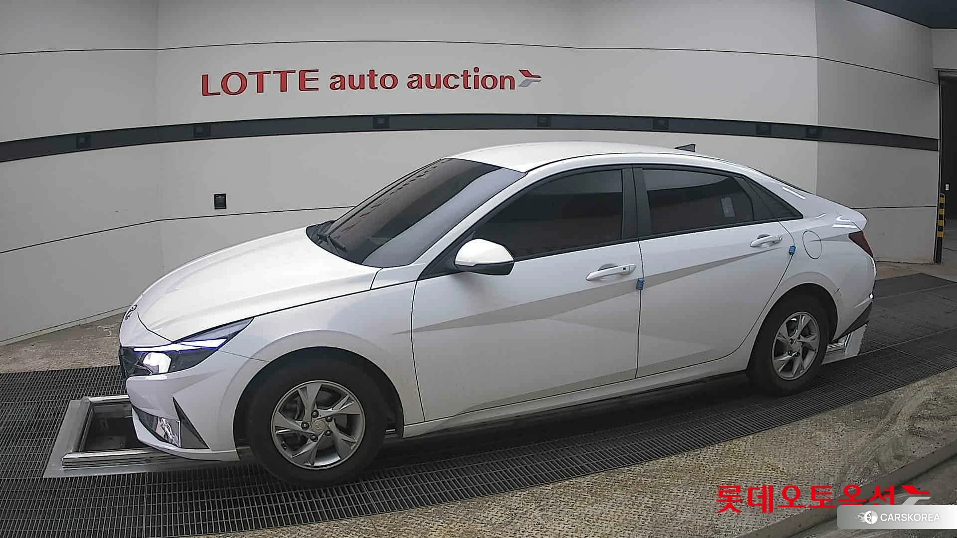 Hyundai Avante 2022 Polar White из Кореи, фото 3