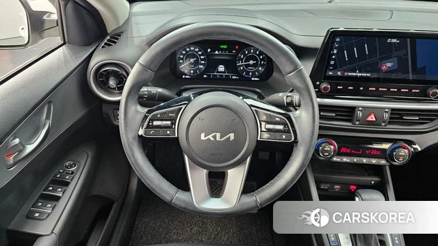 Kia The New K3 2nd generation 2021 Белый из Кореи, фото 3