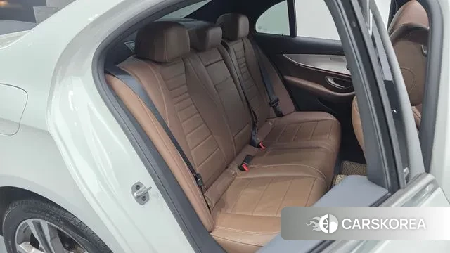 Mercedes-Benz E-Class W213 2021 Белый из Кореи, фото 3