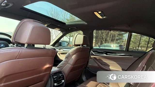 BMW 5 Series (G30) 2022 Черный из Кореи, фото 3