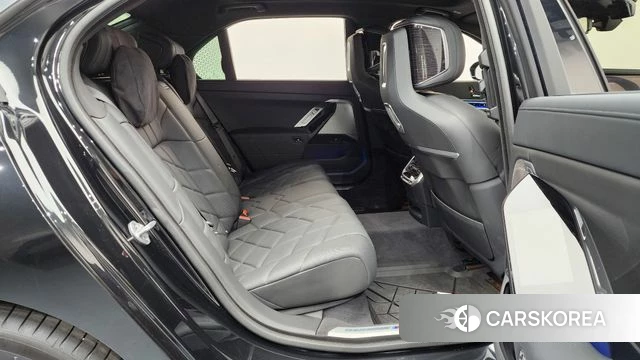 BMW 7 Series (G70) 2025 Черный из Кореи, фото 3