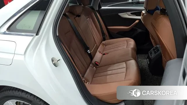 Audi A4 (B9) 2021 Белый из Кореи, фото 3