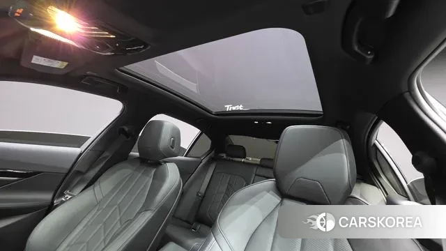 BMW 5 Series (G60) 2024 Белый из Кореи, фото 3