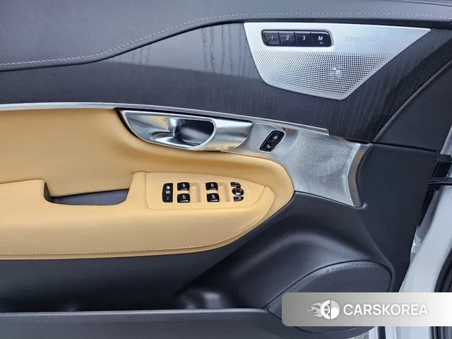 Volvo XC90 second Generation 2024 Белый из Кореи, фото 3